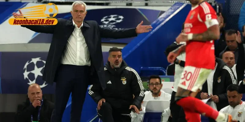 Mourinho hành động nhanh, Enzo Fernandez an toàn